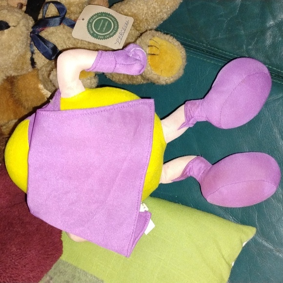 😋🍫 M & M Plush SuperHero Yellow & Purple Candy Squad - Picture 2 of 10